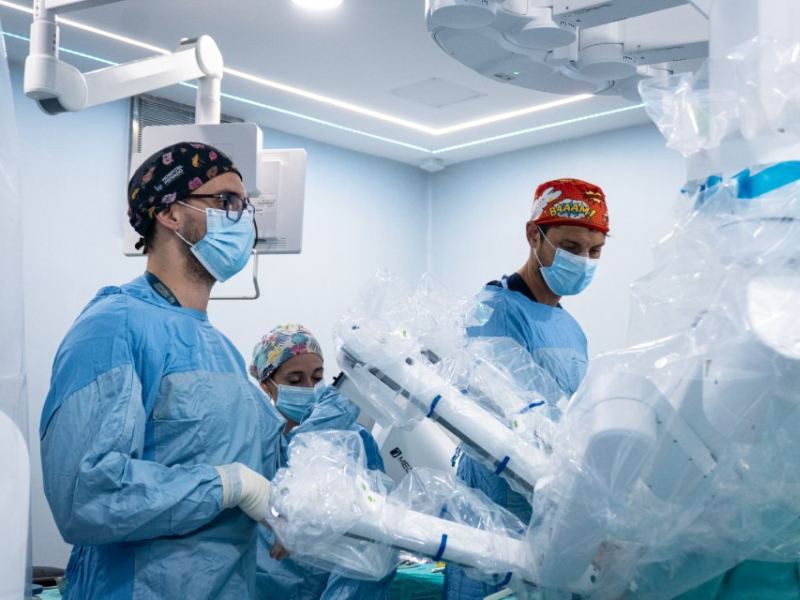 Cirugía robótica aplicada a la cirugía general: mayor precisión y recuperación más rápida en Hospital Privado