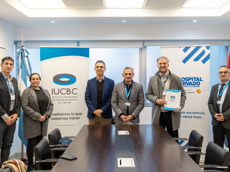 Impulsamos la formación universitaria en cirugía robótica junto al IUCBC - Hospital Privado Cordoba